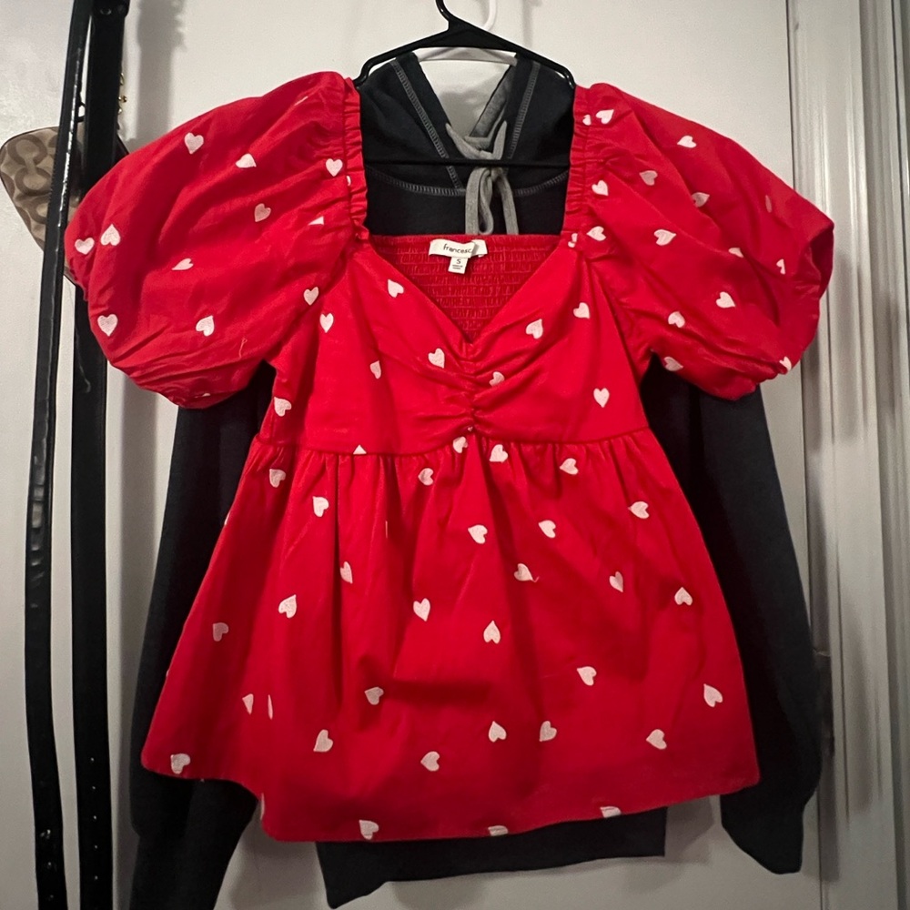 Francesca’s Top-red hearts